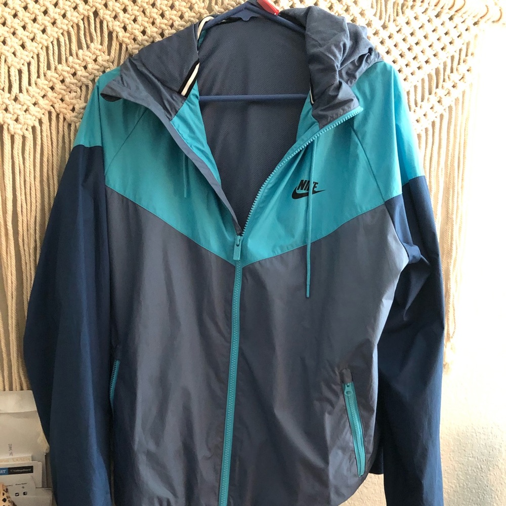 Nike wind breaker